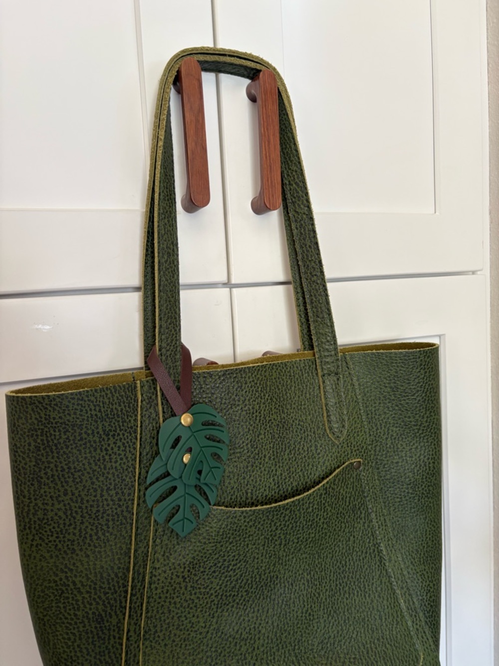Portland Leather Classic Green Leather Tote Bag Large - Picture 12 of 15